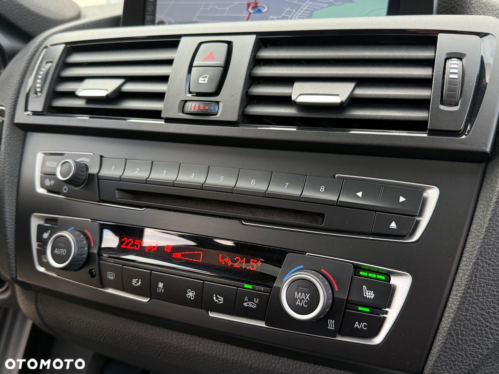 BMW Seria 1 118d Sport Line - 34