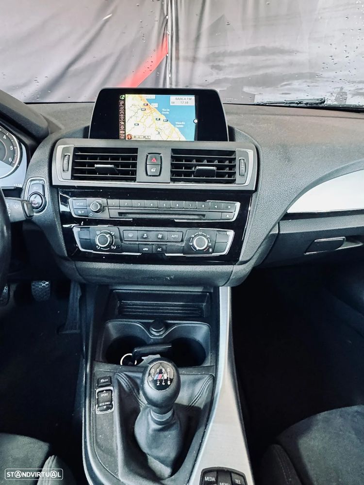 BMW 116 d Pack M - 12