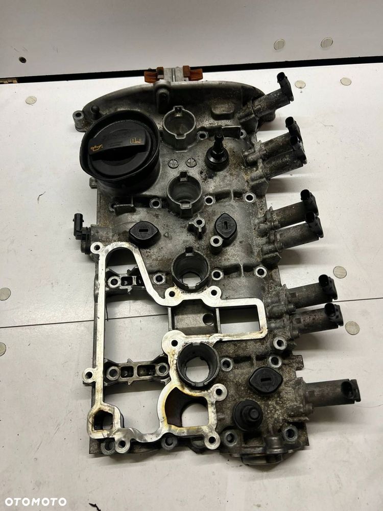 06H 103 475 H Pokrywa zaworów 2.0 TFSI CDNC Audi A4 S4 B8 8K - 1