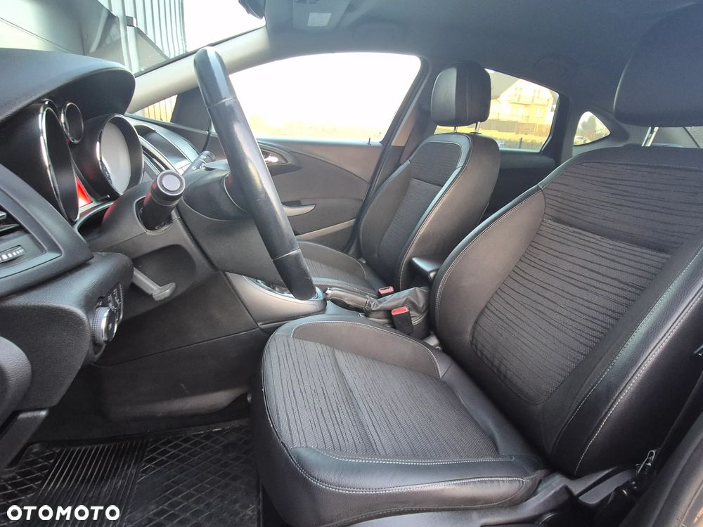 Opel Astra 1.4 T Cosmo EU6 - 11