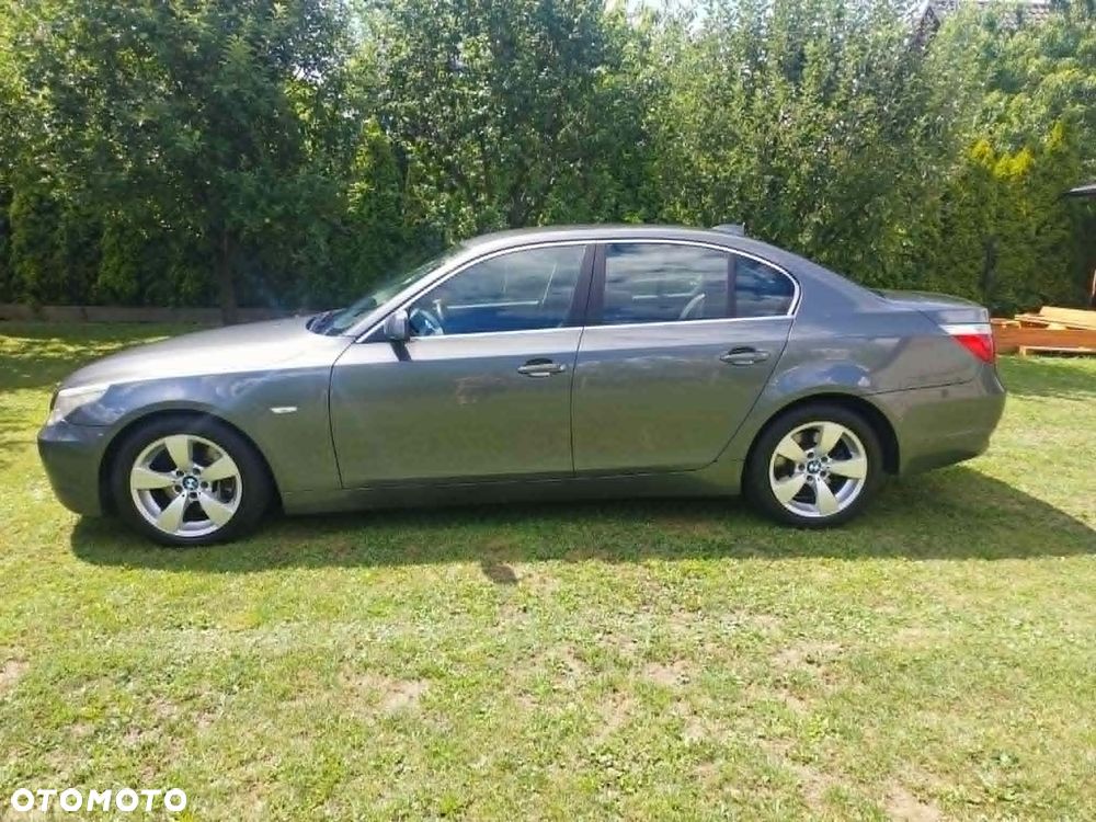 BMW Seria 5 525i - 1