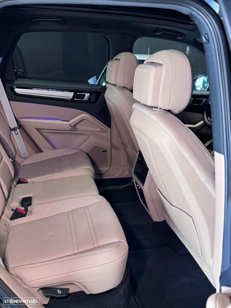 Porsche Cayenne E-Hybrid Platinum Edition - 57