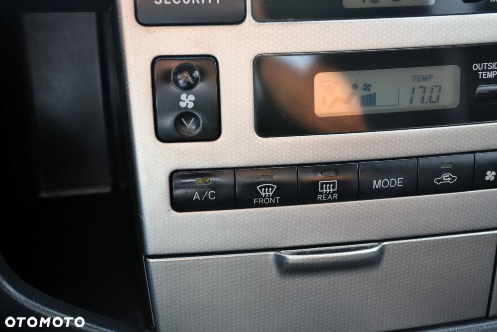 Toyota Corolla Verso 2.0 D-4D Sol - 21