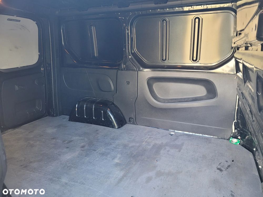 Opel Vivaro - 19