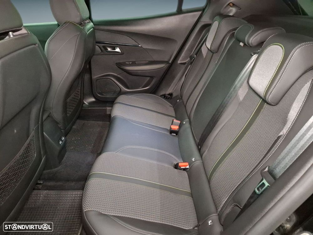 Peugeot 2008 1.2 PureTech GT EAT8 - 14
