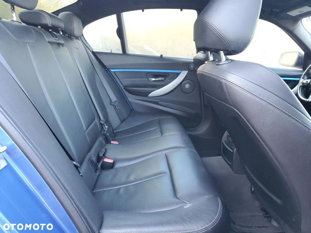 BMW Seria 3 330i GPF M Sport - 11