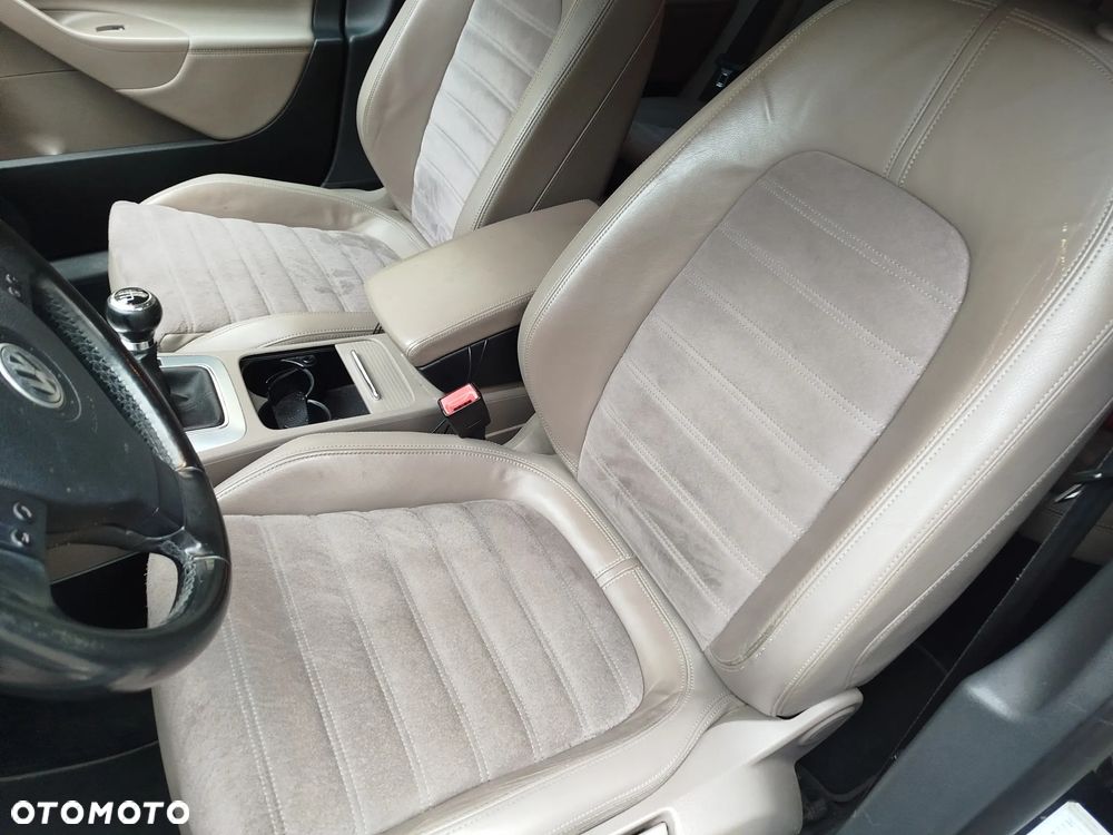 Volkswagen Passat - 30