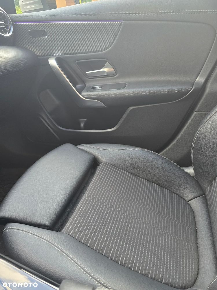 Mercedes-Benz CLA 200 7G-DCT - 5