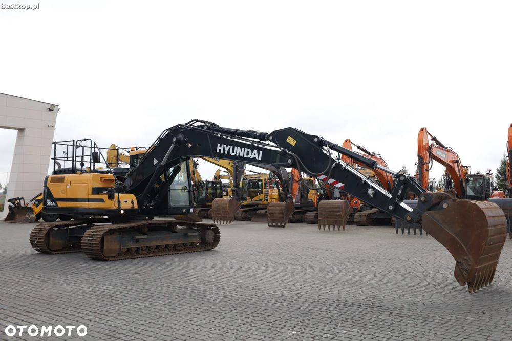 Hyundai HX220AL - 35