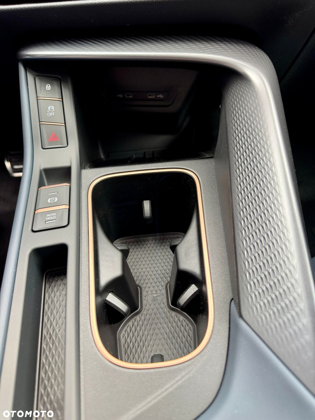 Cupra Terramar 1.5 eTSI mHEV DSG - 38