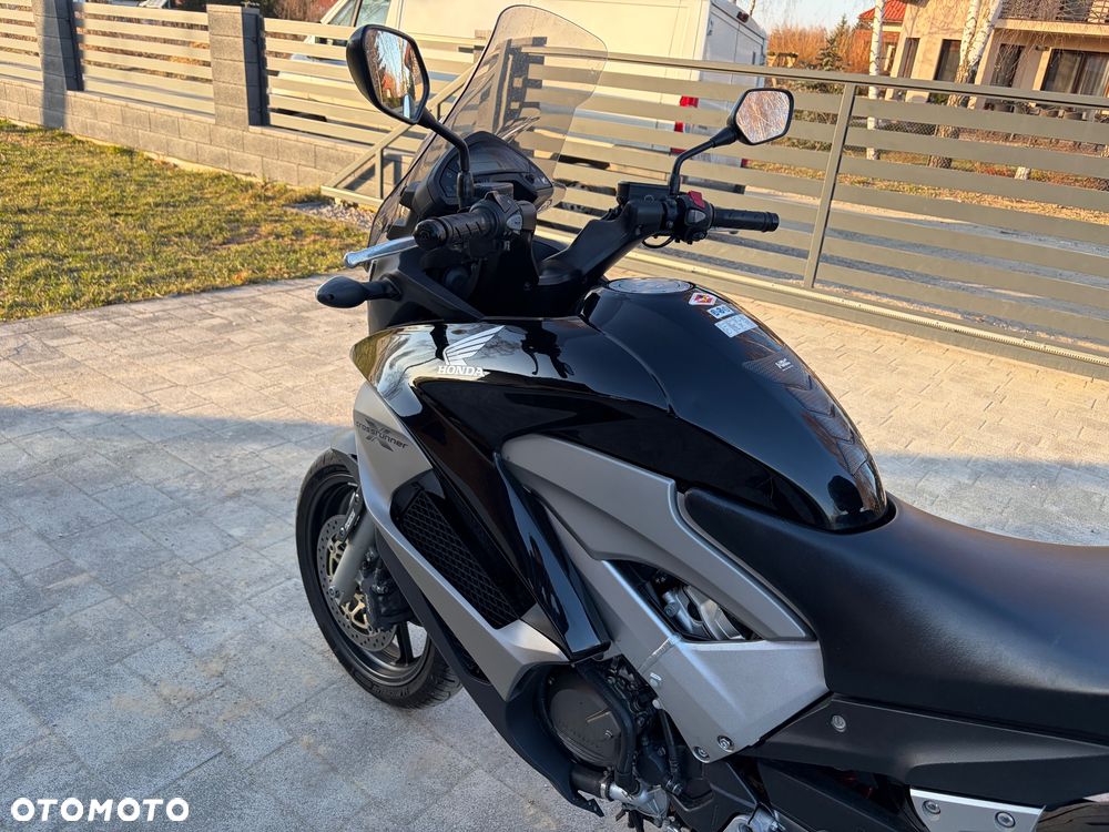 Honda VFR - 13