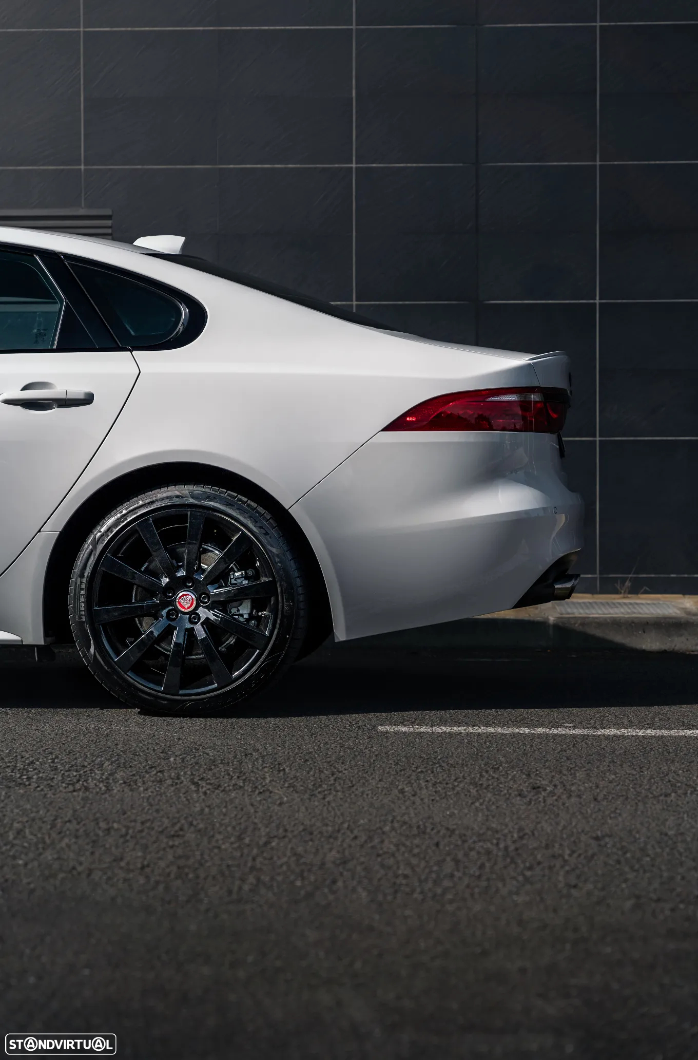 Jaguar XF 2.0 D R-Sport Aut. - 23