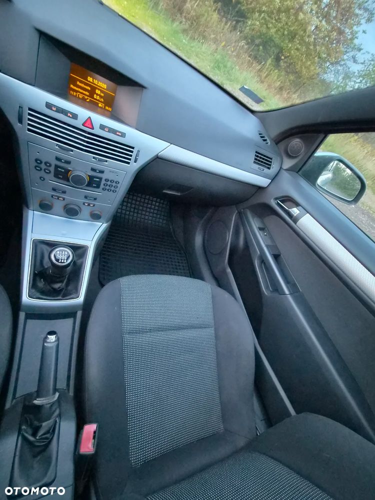 Opel Astra 1.9 CDTI DPF Sport - 12