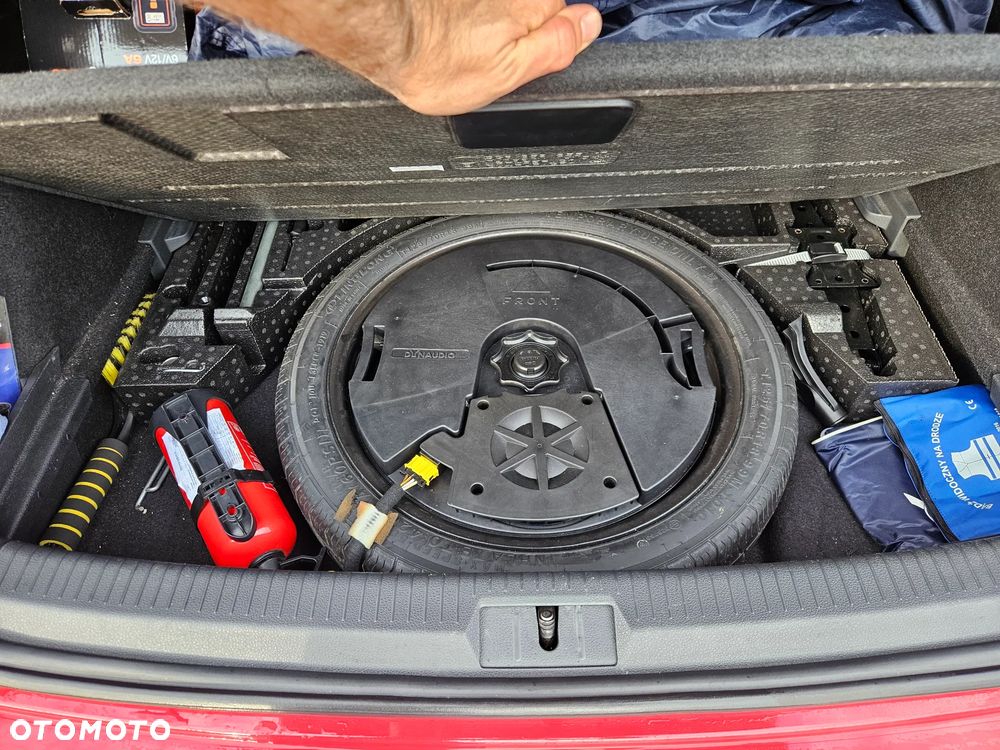 Volkswagen Golf - 6