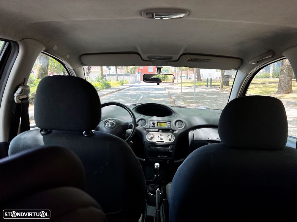 Toyota Yaris 1.0 SE MMT - 10