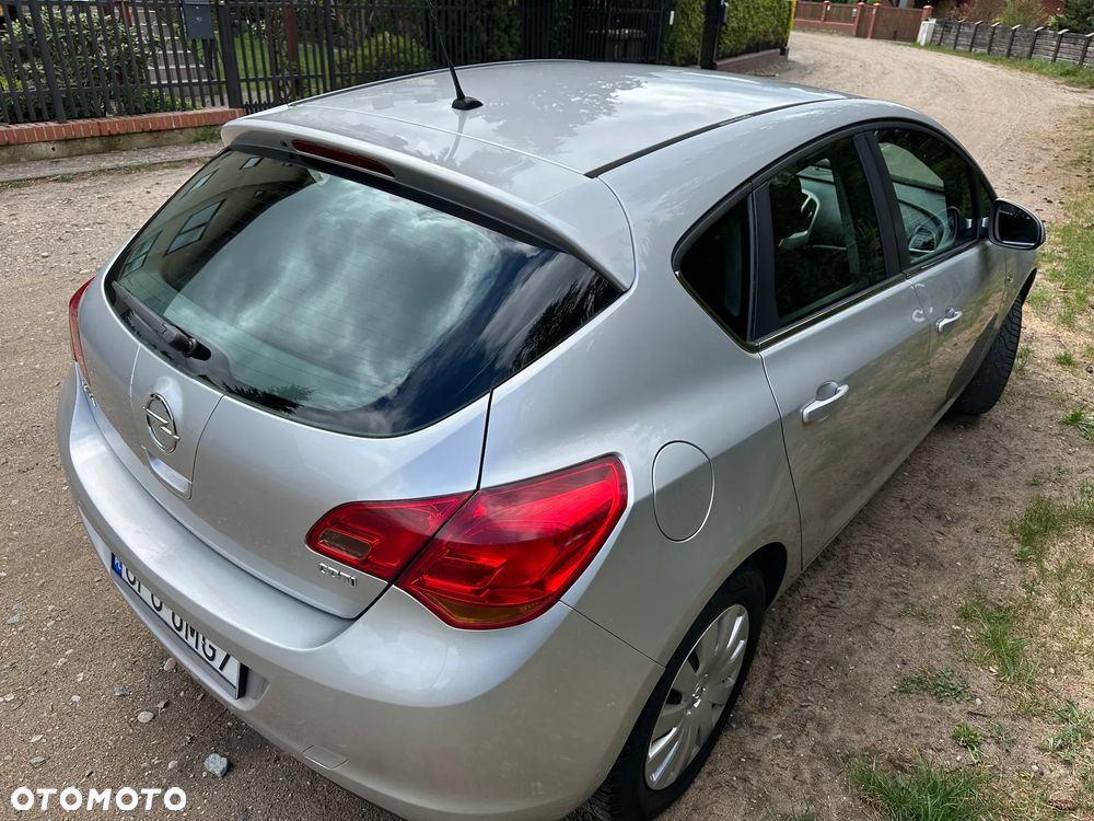 Opel Astra 1.7 CDTI Essentia - 12