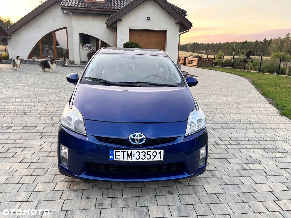 Toyota Prius (Hybrid) - 1