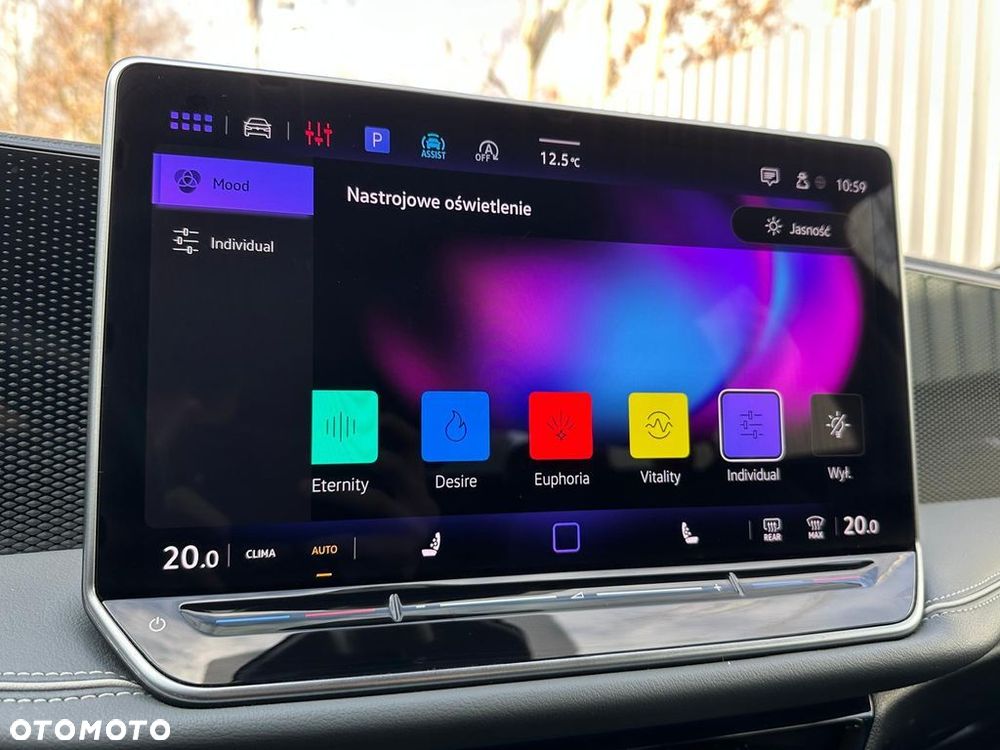 Volkswagen Passat - 21