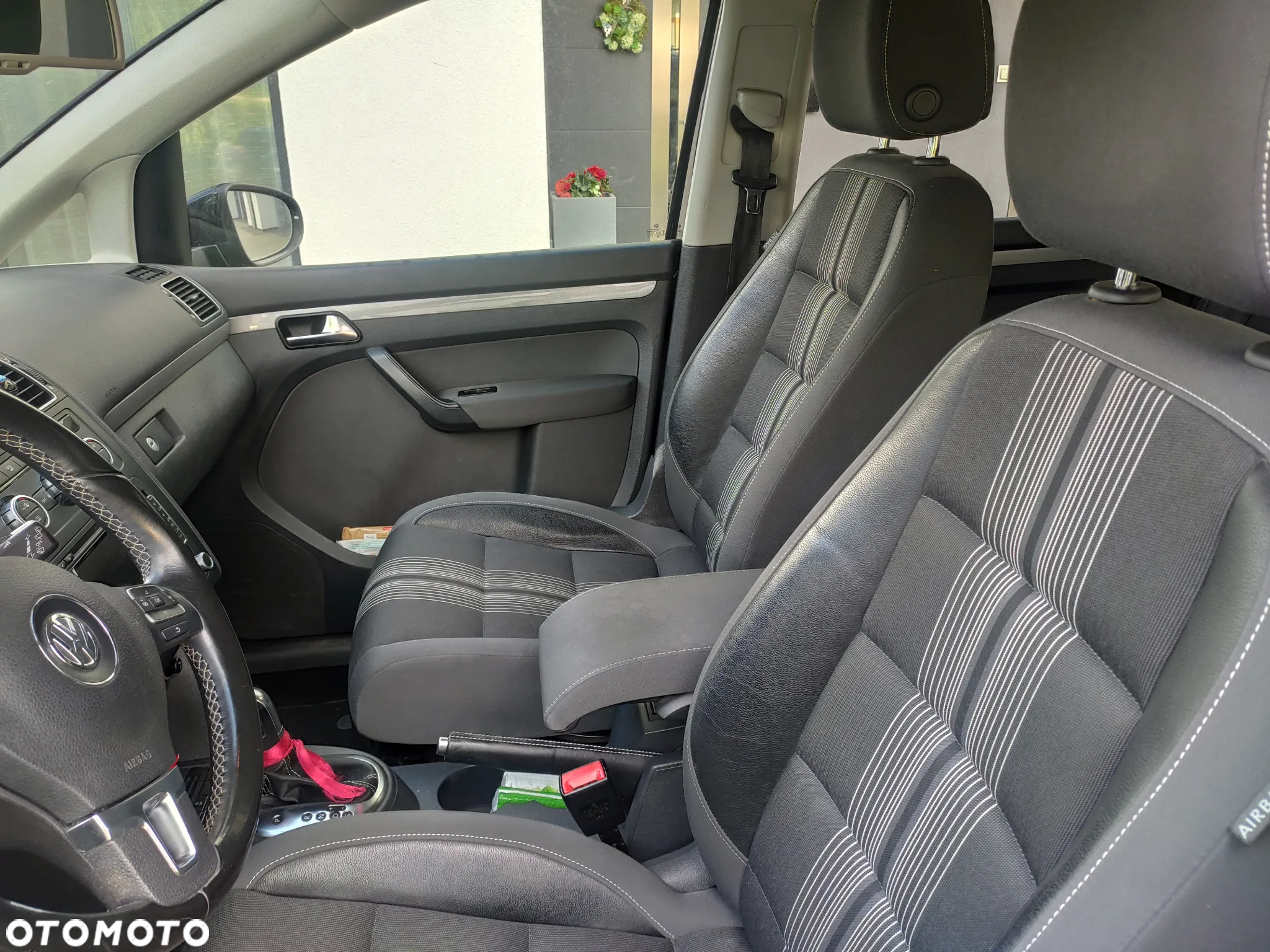 Volkswagen Touran 2.0 TDI DPF BlueMotion Technology DSG MATCH - 6