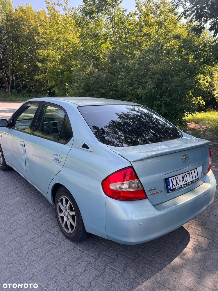 Toyota Prius - 5