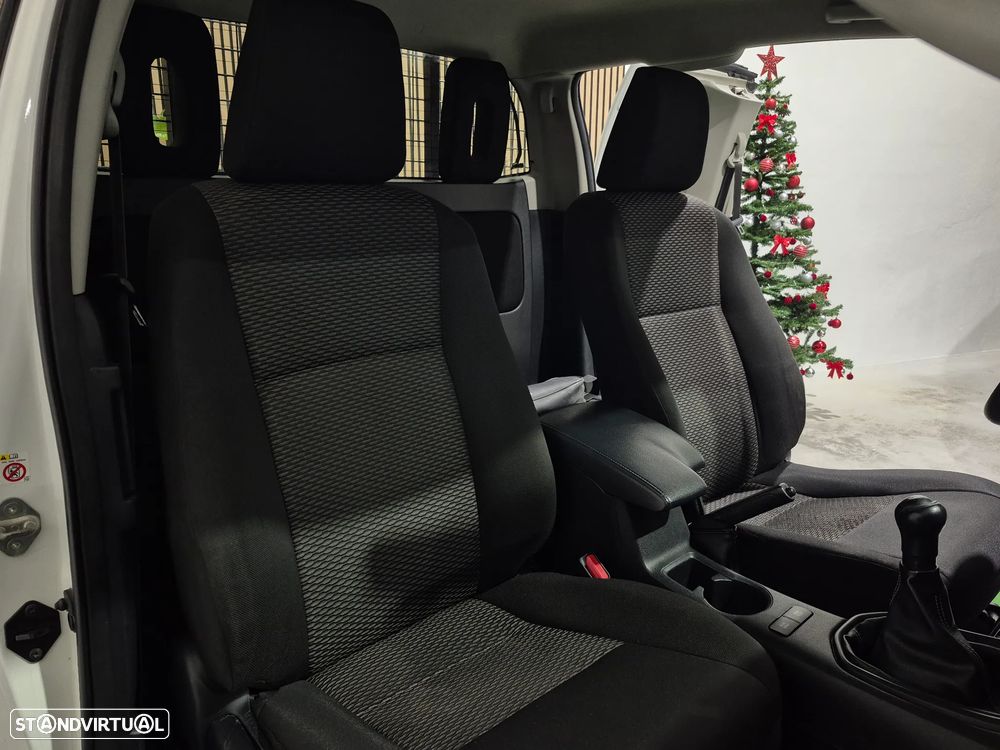 Toyota Hilux 2.4D-4D - 3 LUG. | GARANTIA | NACIONAL - 150.000KM - 13