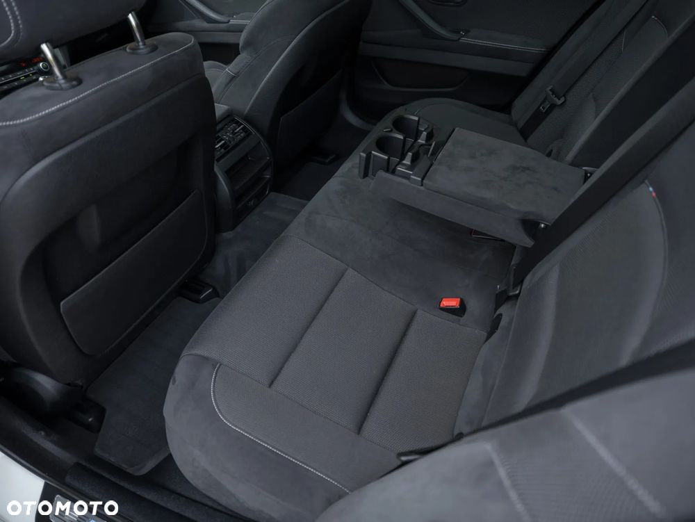 BMW Seria 5 520d M Sport Edition - 27