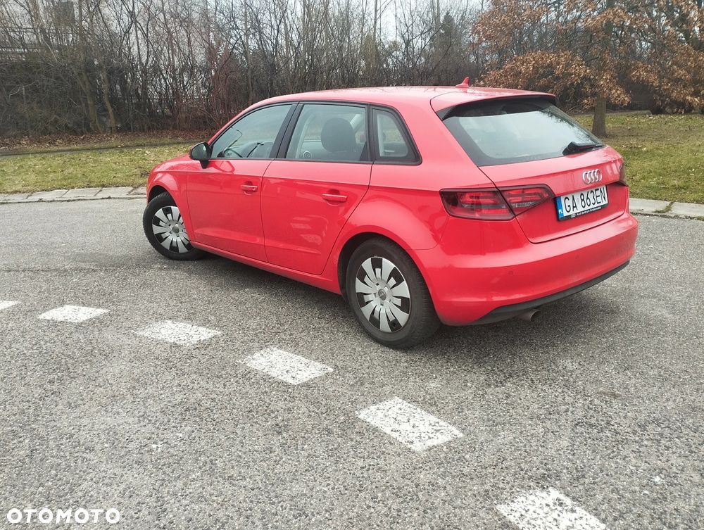 Audi A3 Sportback 1.6 TDI Ambiente - 3
