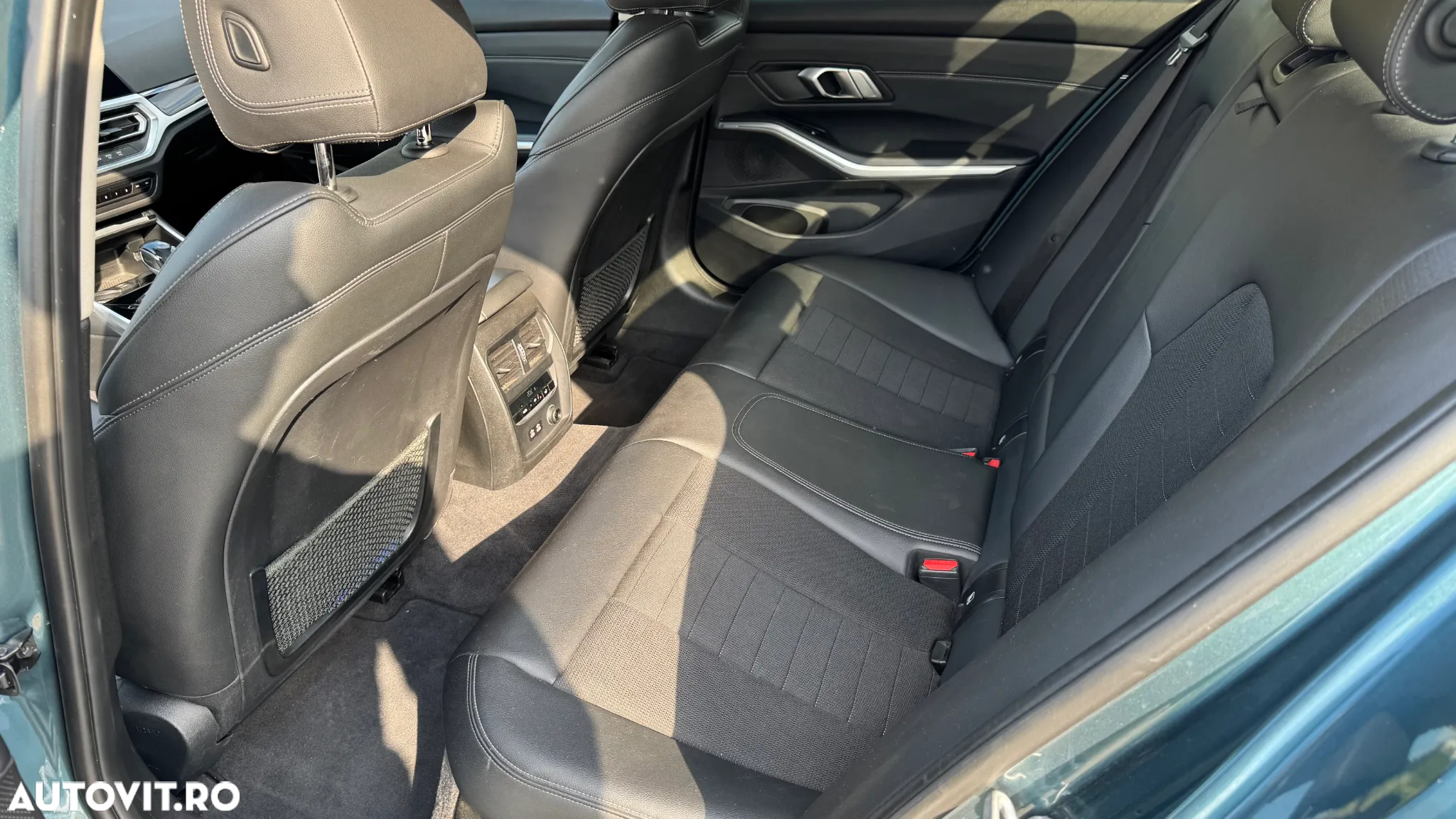 BMW Seria 3 320i AT - 14