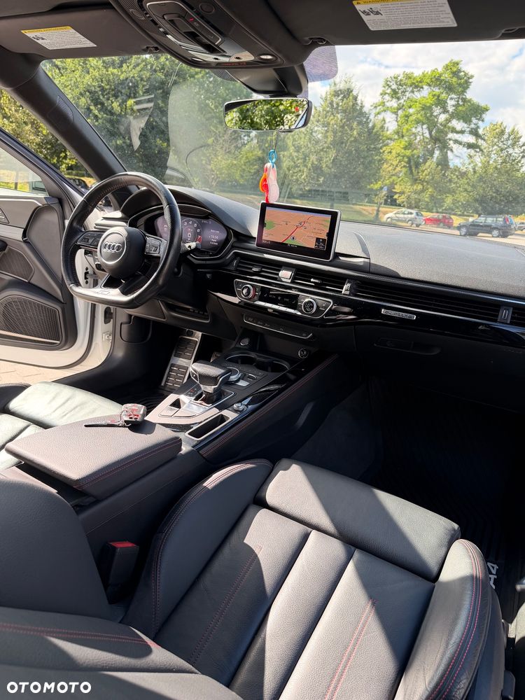 Audi A4 Limousine - 11