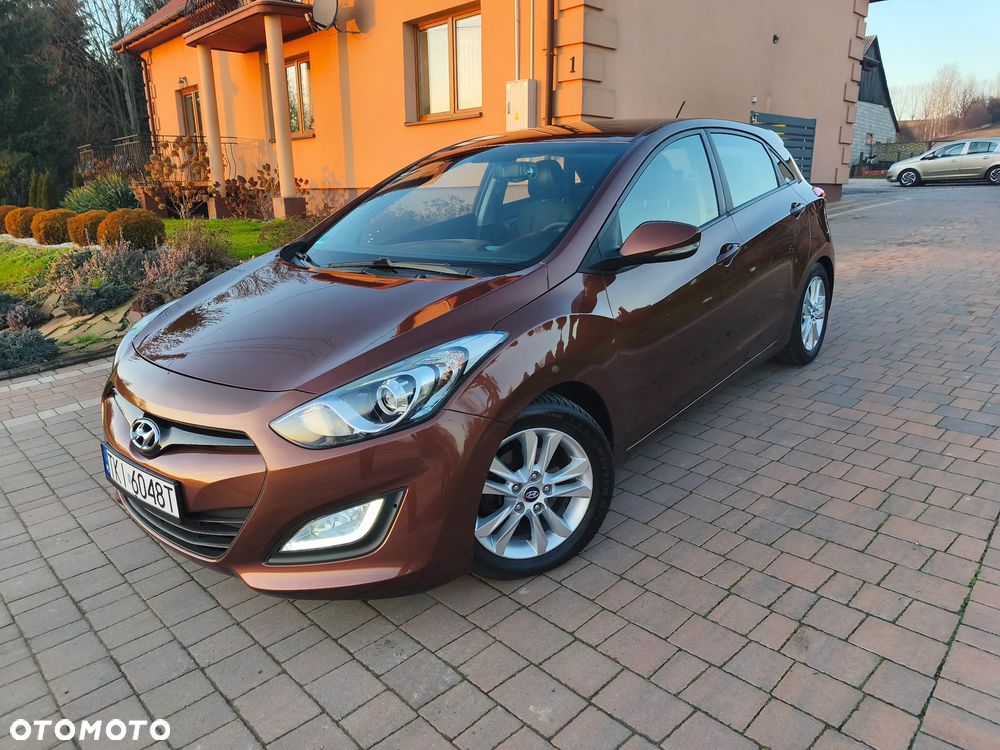 Hyundai i30 1.4 Intro Edition - 1