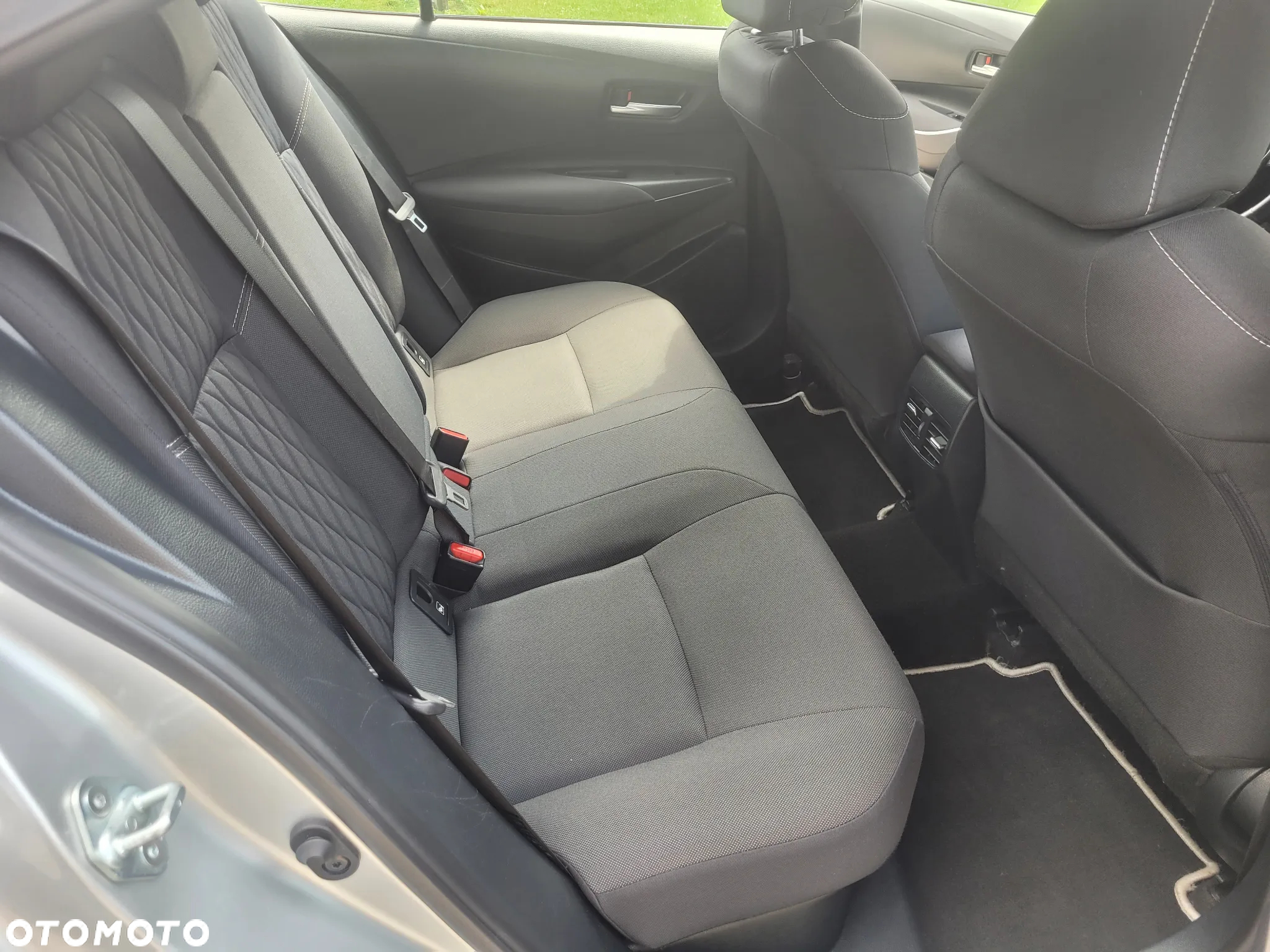 Toyota Corolla 1.8 Hybrid Comfort - 22