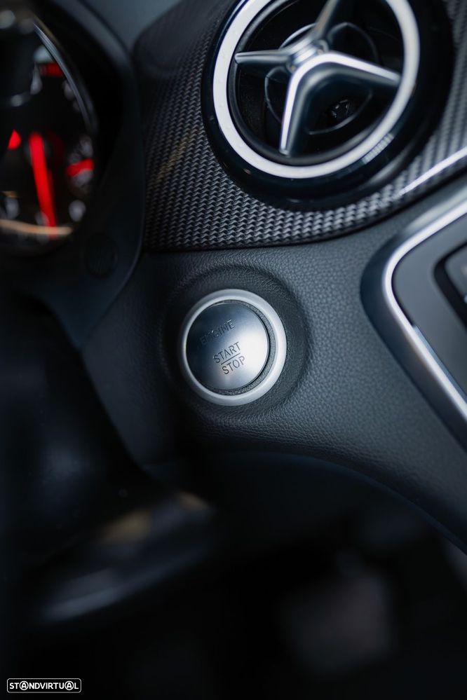 Mercedes-Benz GLA 200 - 30