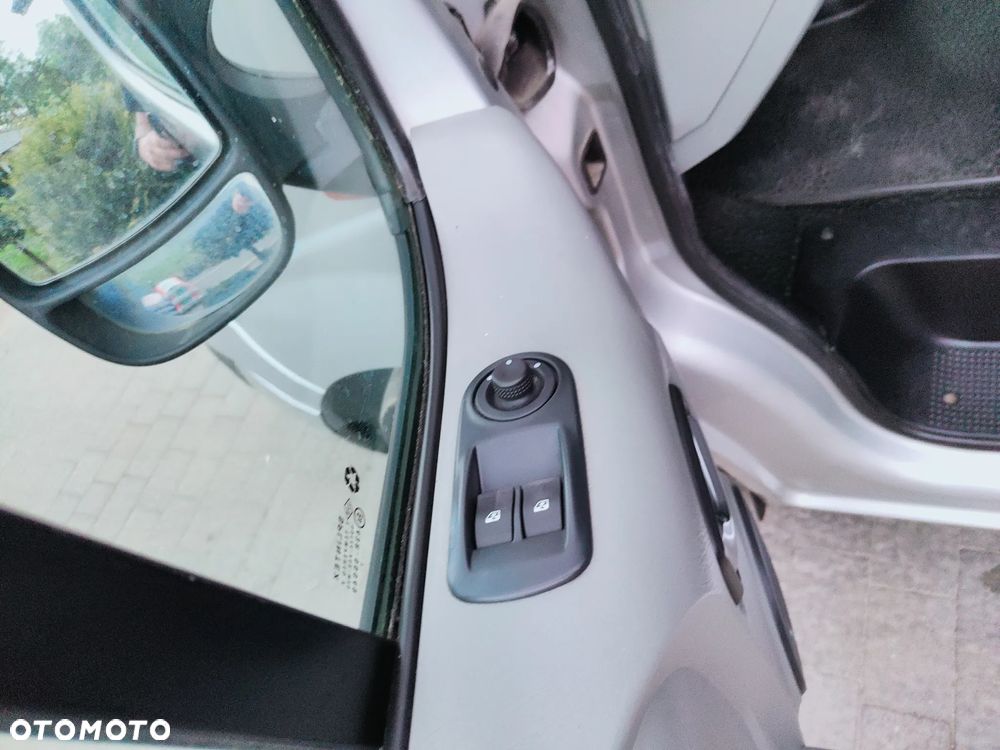 Opel Vivaro L2H1 2.9t - 13