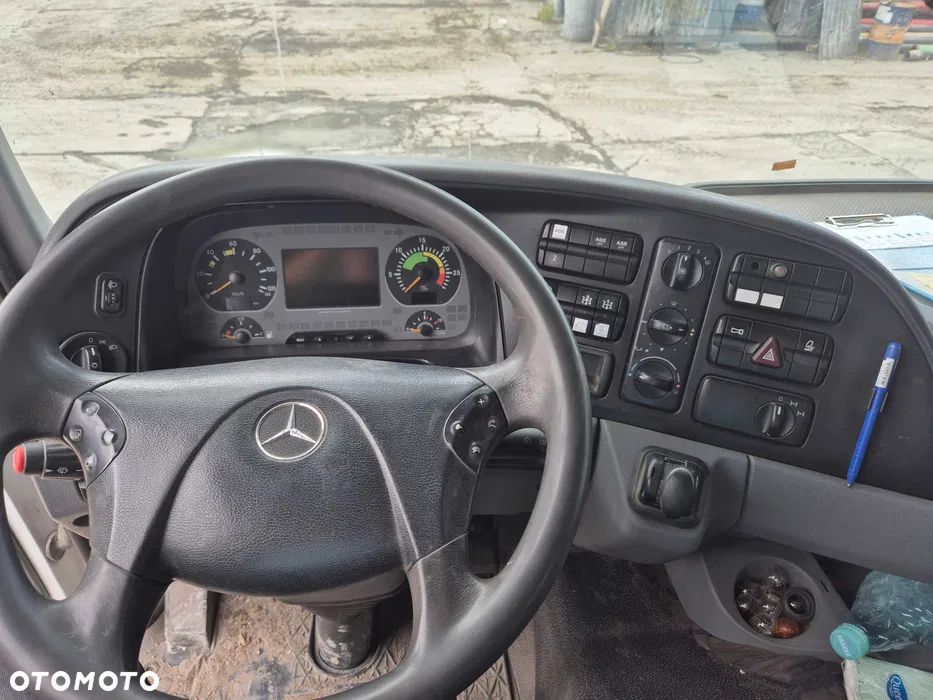 Mercedes-Benz ACTROS - 8