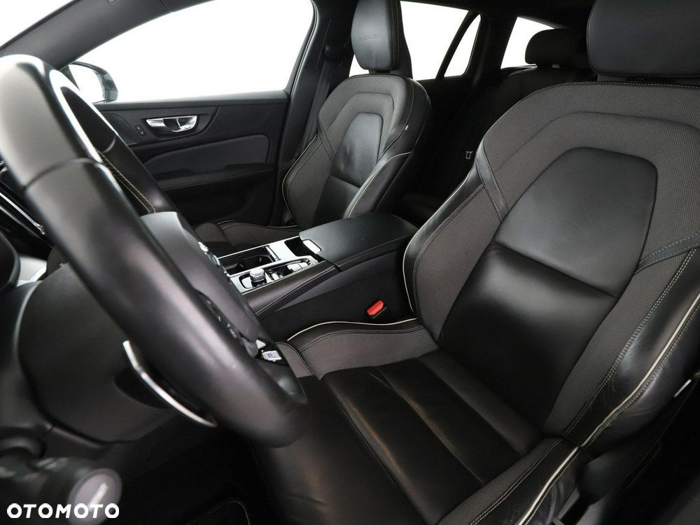 Volvo V60 T8 AWD Recharge Geartronic RDesign - 13