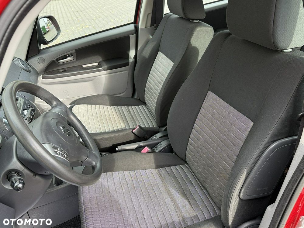 Suzuki SX4 1.6 Premium - 9