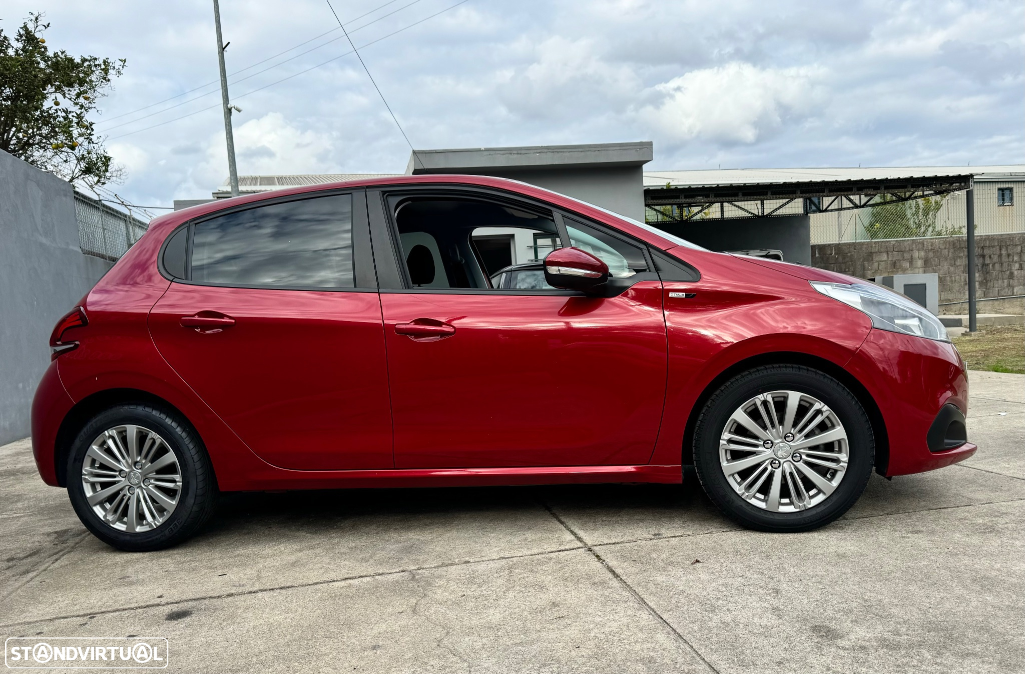 Peugeot 208 1.2 PureTech Style - 6