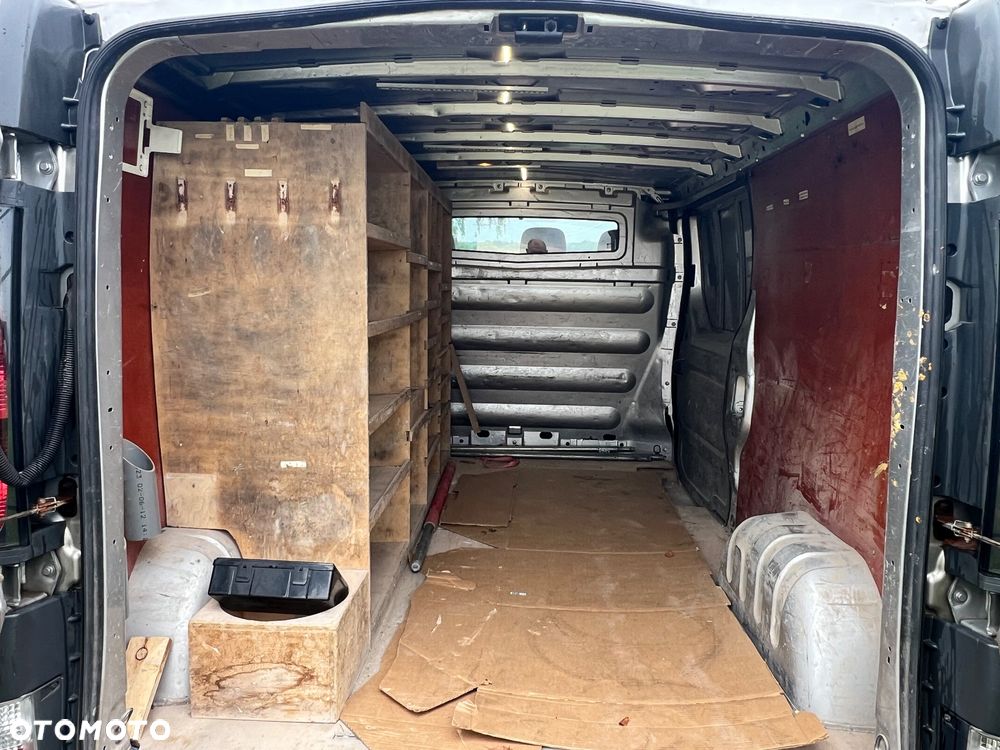 Opel Vivaro - 10