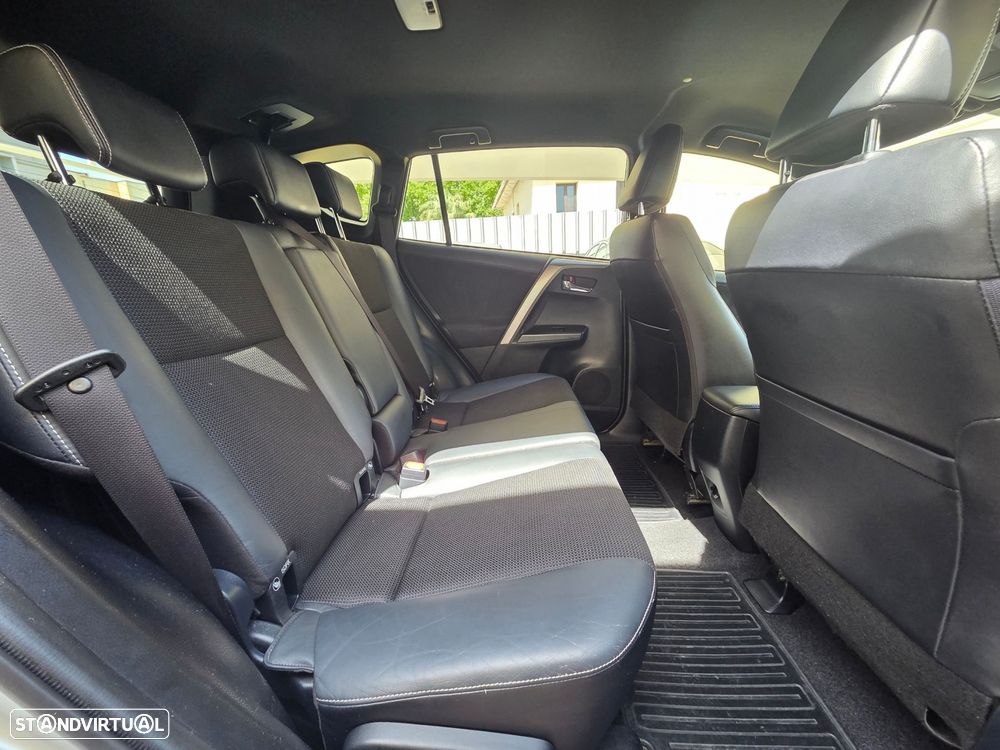 Toyota RAV4 2.0 D-4D Comfort - 12