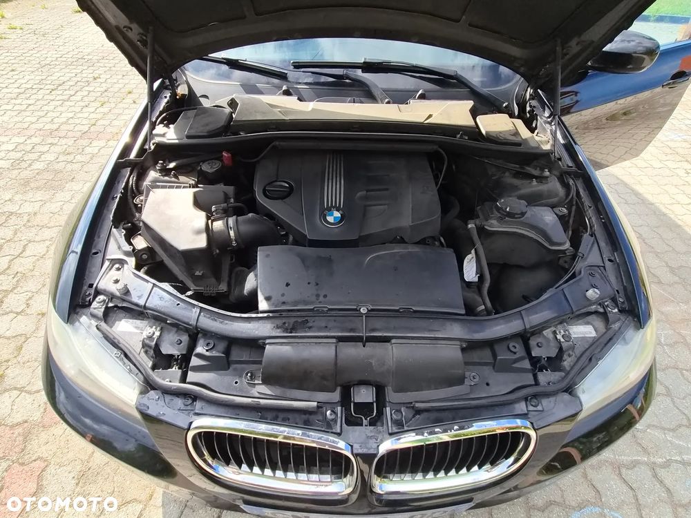 BMW Seria 3 318d DPF Edition Exclusive - 17