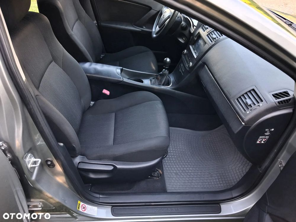 Toyota Avensis 1.8 Premium - 7