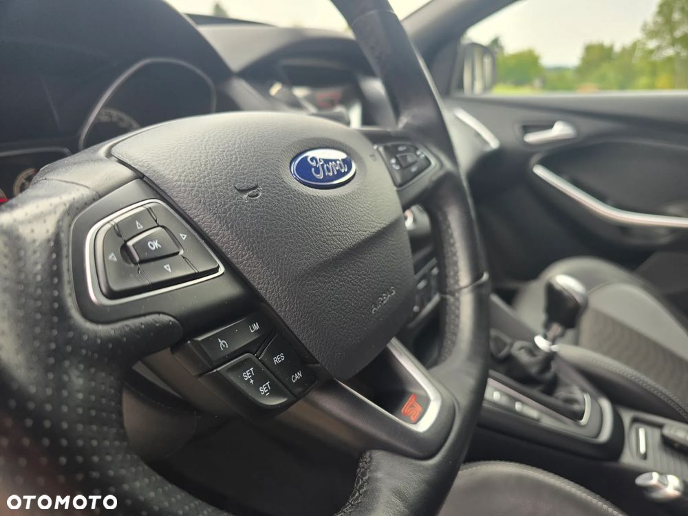 Ford Focus 2.0 EcoBoost ST mit Leder-Exclusiv-Paket - 16