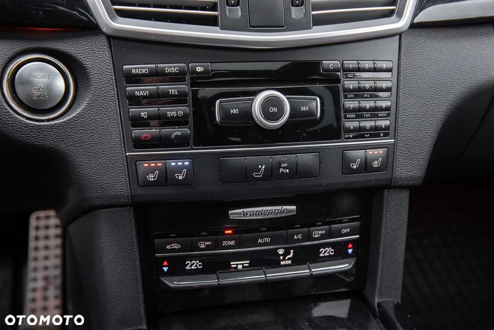 Mercedes-Benz Klasa E 350 CDI BlueEff Avantgarde - 26