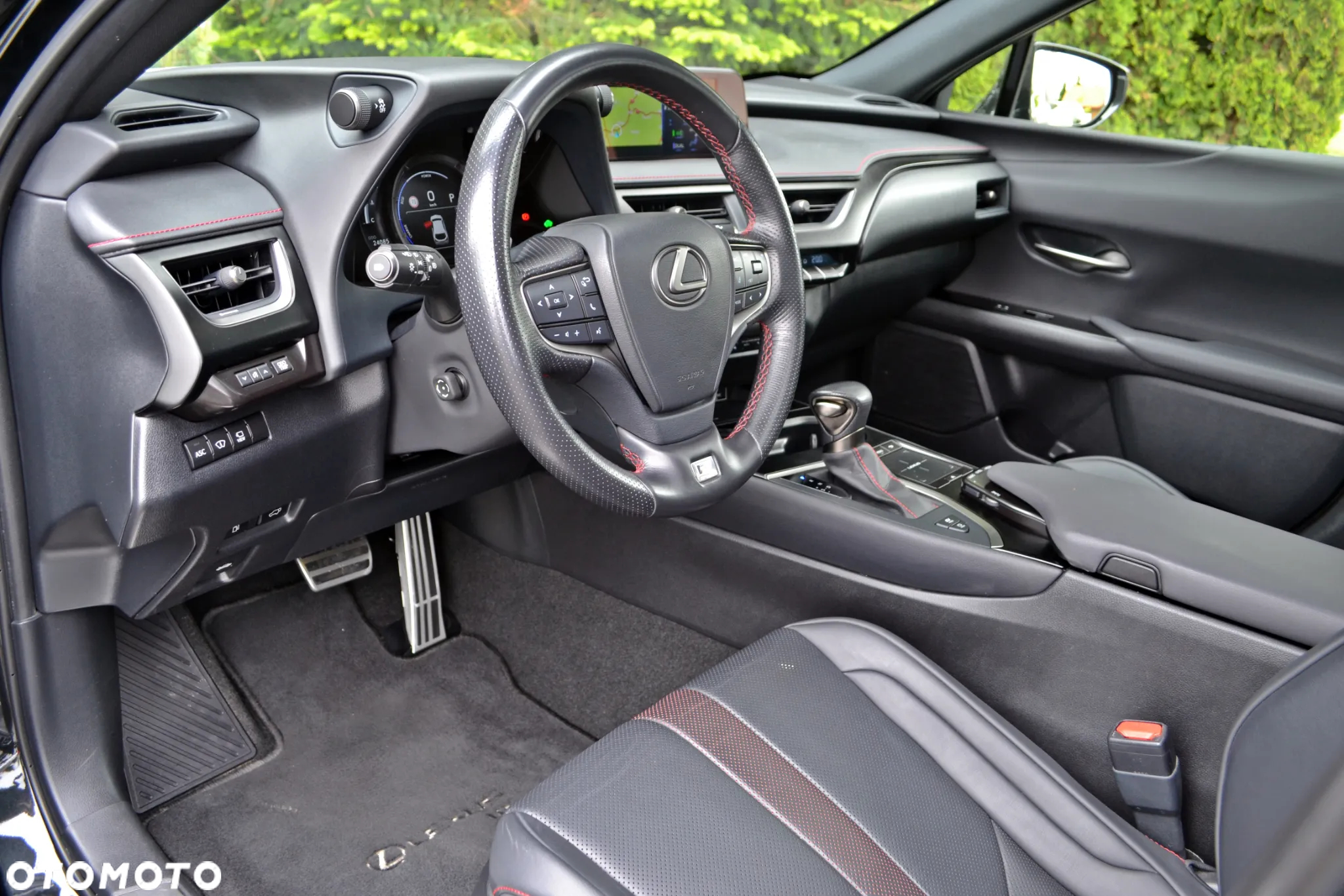 Lexus UX 250h F Sport 2WD - 22
