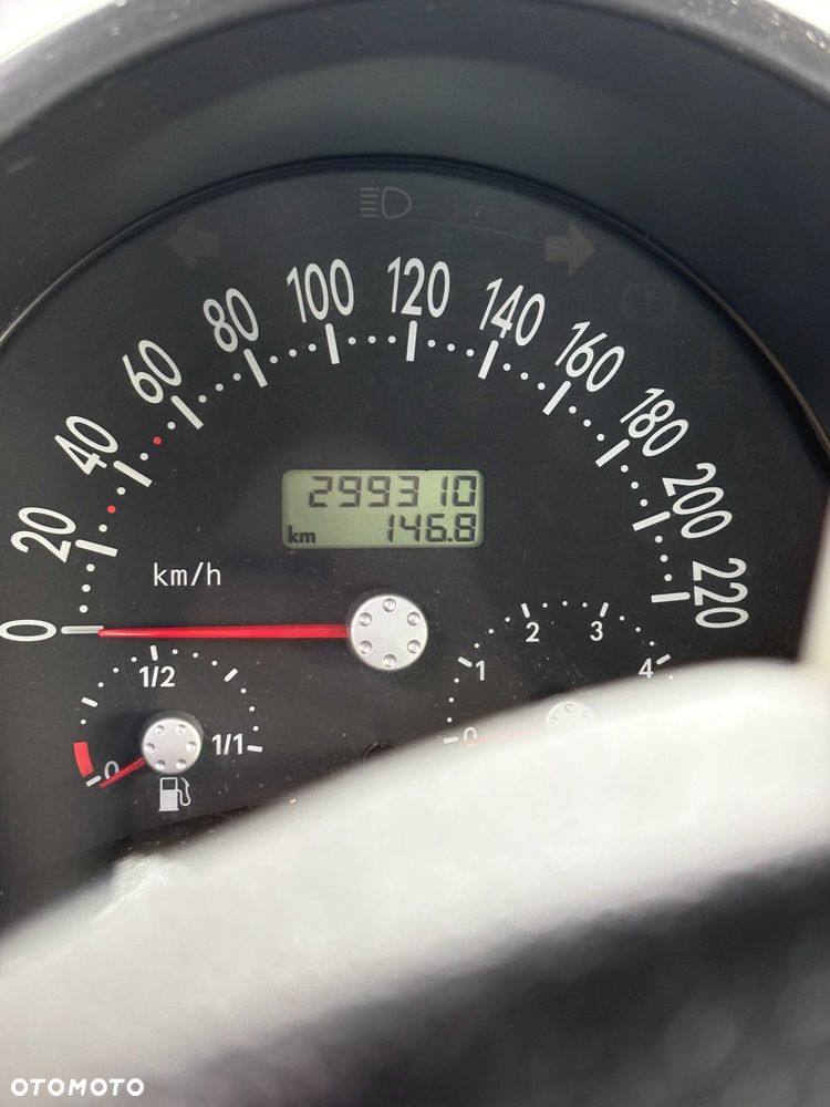 Volkswagen New Beetle - 8