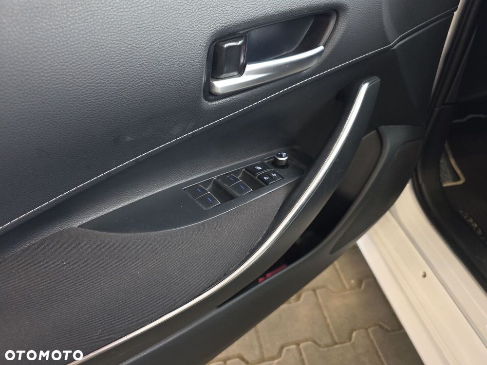 Toyota Corolla 1.8 Hybrid Comfort - 12