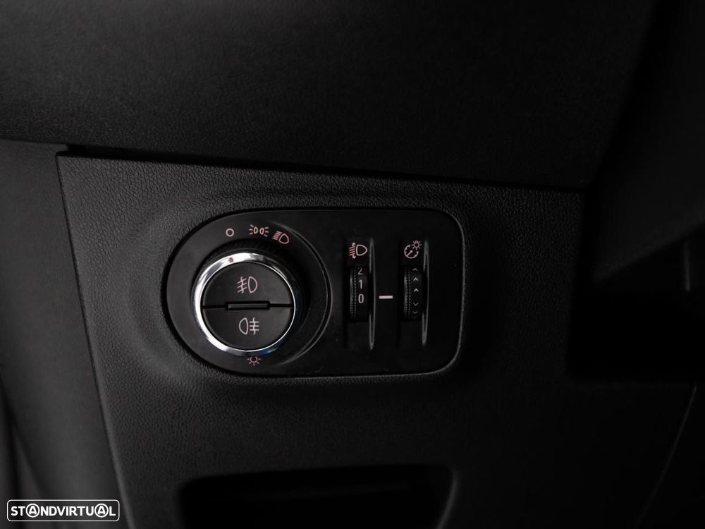 Opel Corsa Van Outro - 11