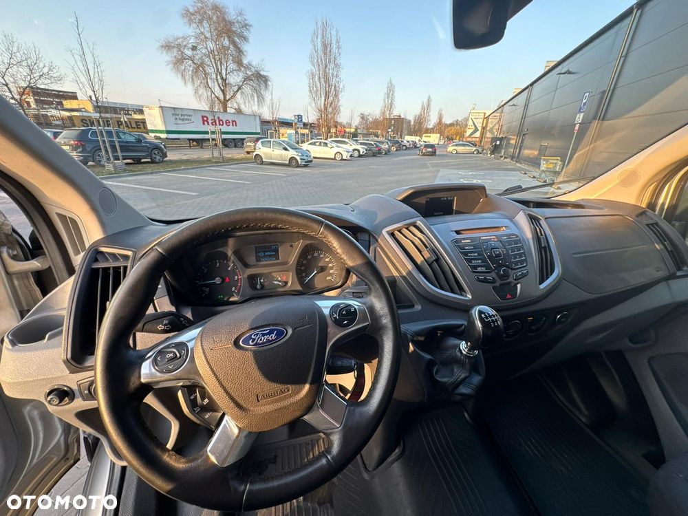 Ford Transit - 25