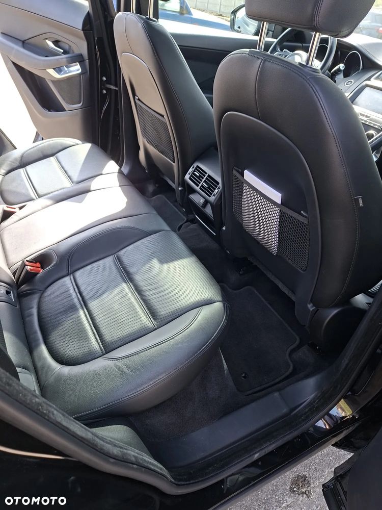 Jaguar E-Pace D150 R-Dynamic - 18