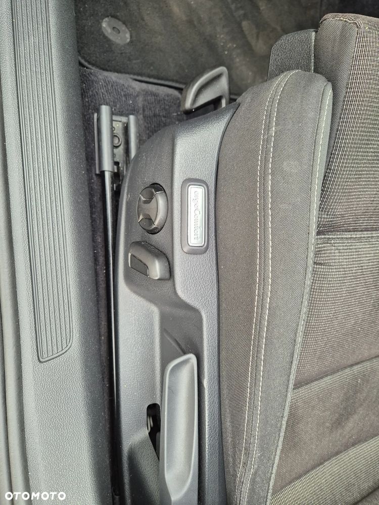 Volkswagen Passat - 22
